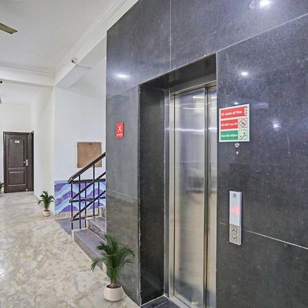 Townhouse The Premier View Near Iskcon Temple Noida Hotel Exterior photo